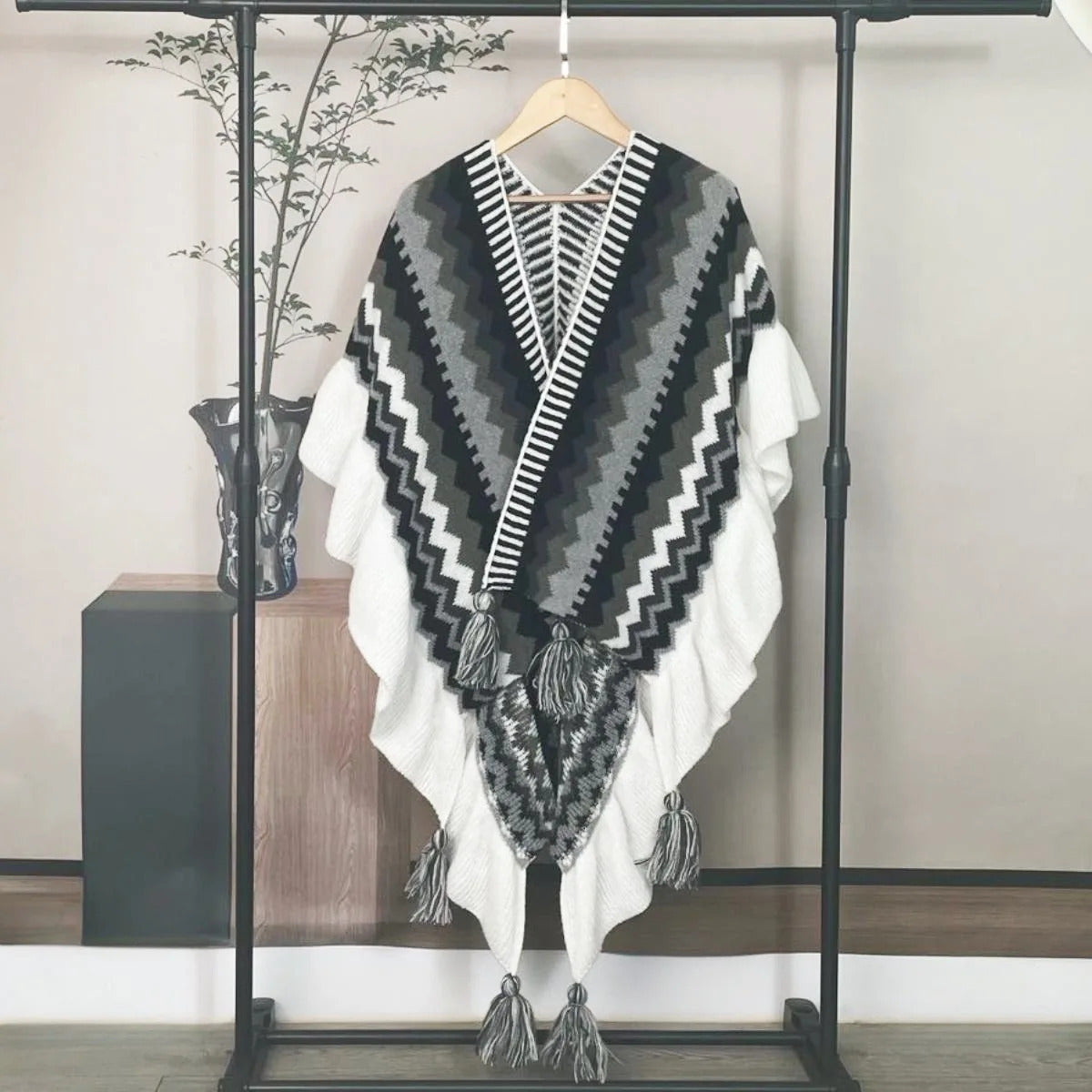 Women Ethnic Style Poncho Capes Ladies Fashion Stripe Colorful Knit Oversized Poncho Wrap Fringed Shawl Bohemian