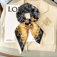 2023 Luxury Horse Print Female Silk Neck Scarf Square Hair Scarves Foulard Head Band Shawls Wraps Neckerchief Bandana Women