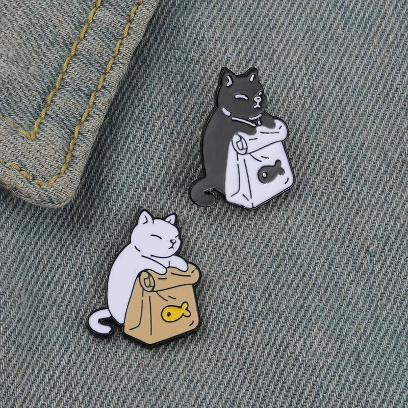 2PCs Cute Black White Cat Brooch Cartoon Animal Lapel Pin Jewelry Gifts Badge Clothes Backpack Accessories