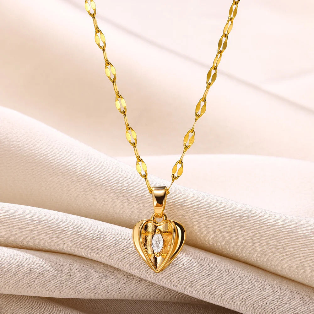 Stainless Steel Love Heart Necklace For Women 2023 New Trendy Lip Chain Simple Pendant Necklace Jewelry Gift Wholesalers