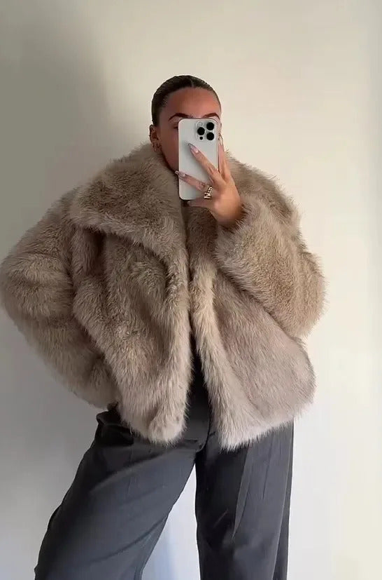 2024 Winter New Fashion Gradient Fluffy Fur Coat Women High Street Luxury Big Fur Collar Faux Fox Fur Jacket Female Overcoats