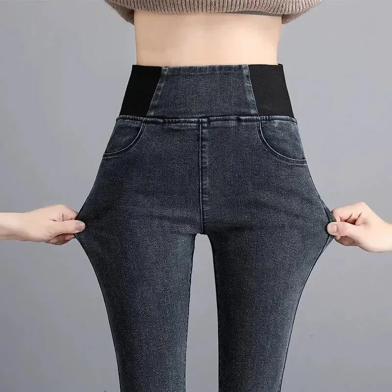 High-Waisted Women's Fleece-Lined Plus Size Jeans Elastic Waist Slimming Trousers Smooth Your Silhouette Autumn/Winter