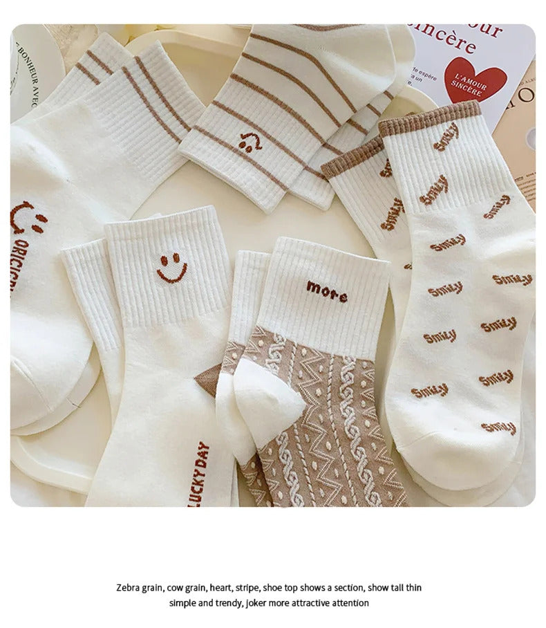 5 Pairs Women's Cute Smiling Mid Tube Print Socks Comfortable And Soft Round Neck Sports Socks Stockings