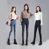 High-Waisted Women's Fleece-Lined Plus Size Jeans Elastic Waist Slimming Trousers Smooth Your Silhouette Autumn/Winter