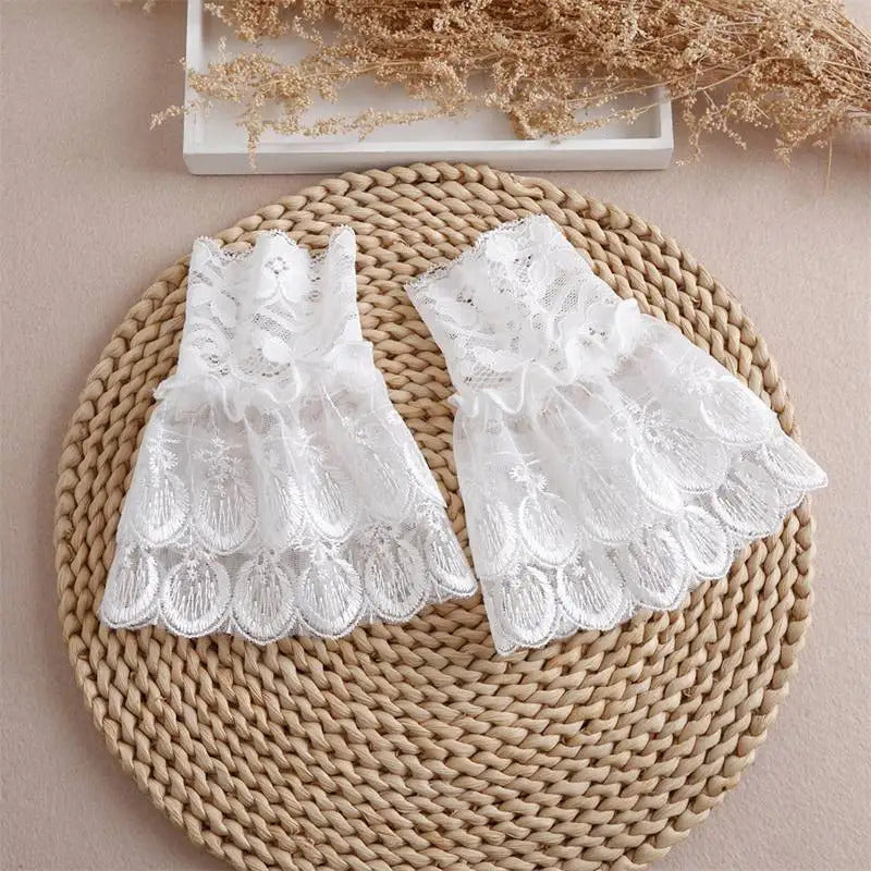 2023 New Detachable Cuffs Pearl Lace Mesh Fake Flared Sleeves Women Pleated Flare Sleeve Ruffles Wristband Decorative Accessory