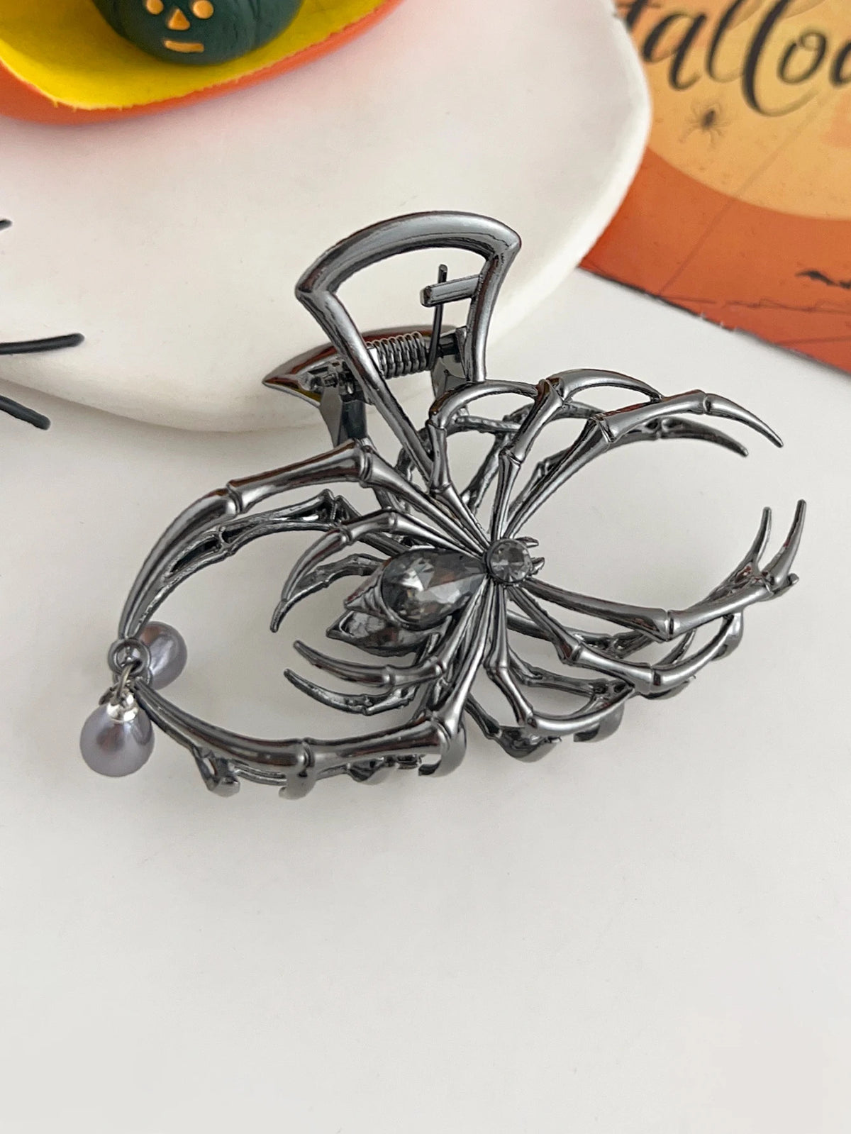 1Pcs Halloween Black Spider Hair Claw Clips with Pearl Charm Design,Metal Gothic Punk Hair Clips Strong Hold Hair Accessories