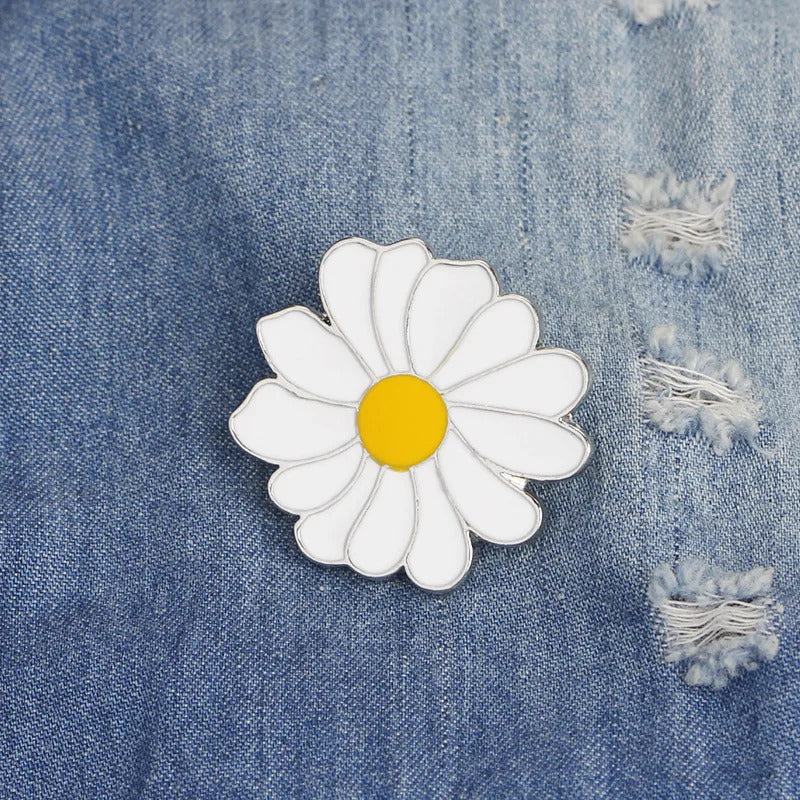 Fashion Lapel Pins Cute Daisy Brooch Clothes Backpack Pins For Women Girls Boys Gifts