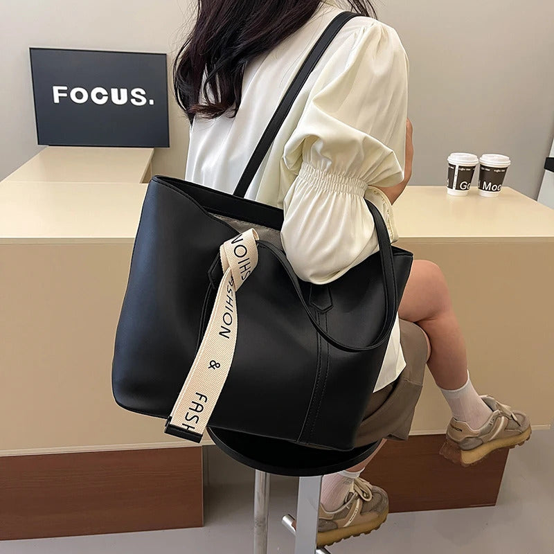 Women's bag New summer black handbag large capacity shoulder bag niche commuter woman bag Tote bag