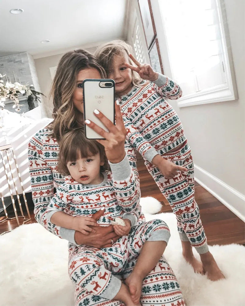 Christmas Family Matching Pajamas Set 2023 Mom Dad Kids Elk Print 2Pcs Clothes Baby Romper Family Look Soft Sleepwear Xmas Gift