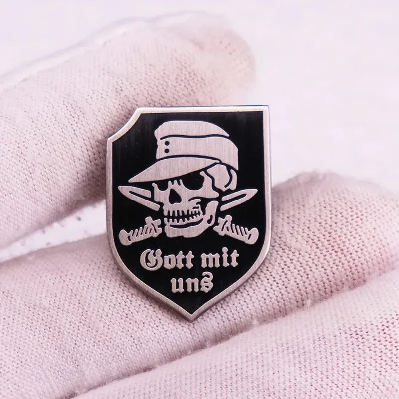 God with Us Skull Enamel Pin Brooches Cool Style GottMit Uns Backpack Jacket Lapel Pins Badges Fashion Jewelry Accessory