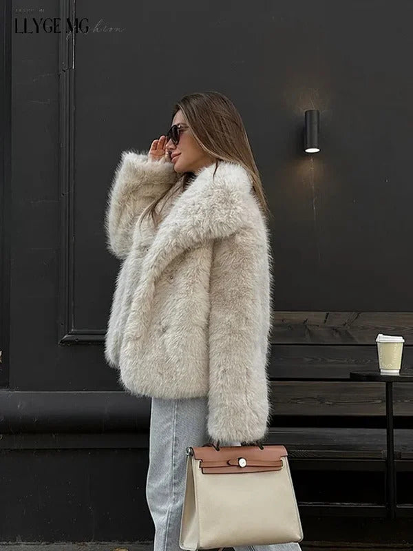 Short Faux Fur Coat Women Lapel Autumn Winter Pockets Thick Cool Overcoat Female Buttons Casual Outerwears Stylish High Street