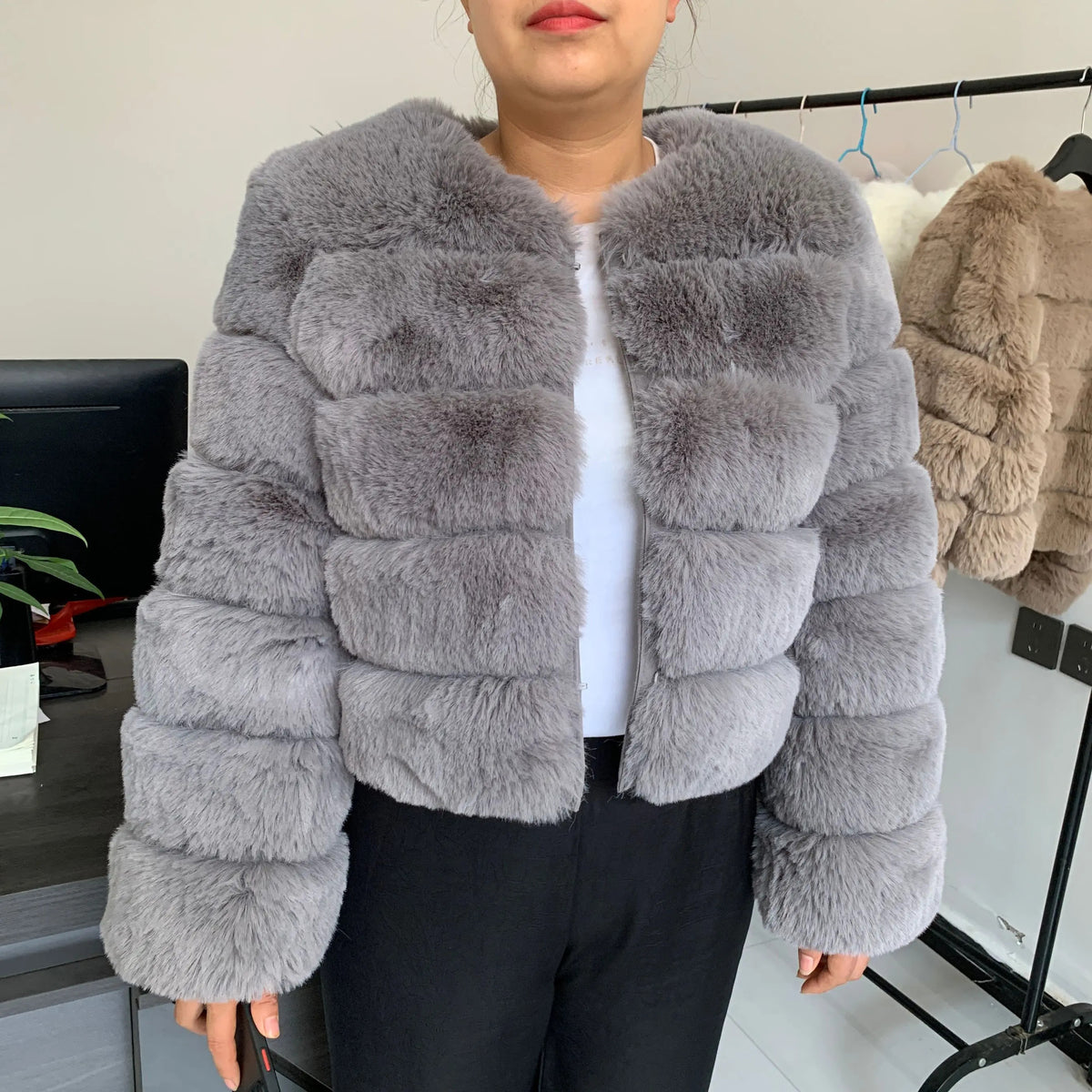 Women's Fashion faux fur coat super hot Autumn Winter women short Faux fox fur fluffy jacket high quality 7xl Ladies furry coats