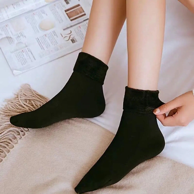 Women Winter Thicken Velvet Low Socks Solid Color Warm Socks Comfortable Thermal Velvet Wool Socks Elastic Seamless Snow Sock