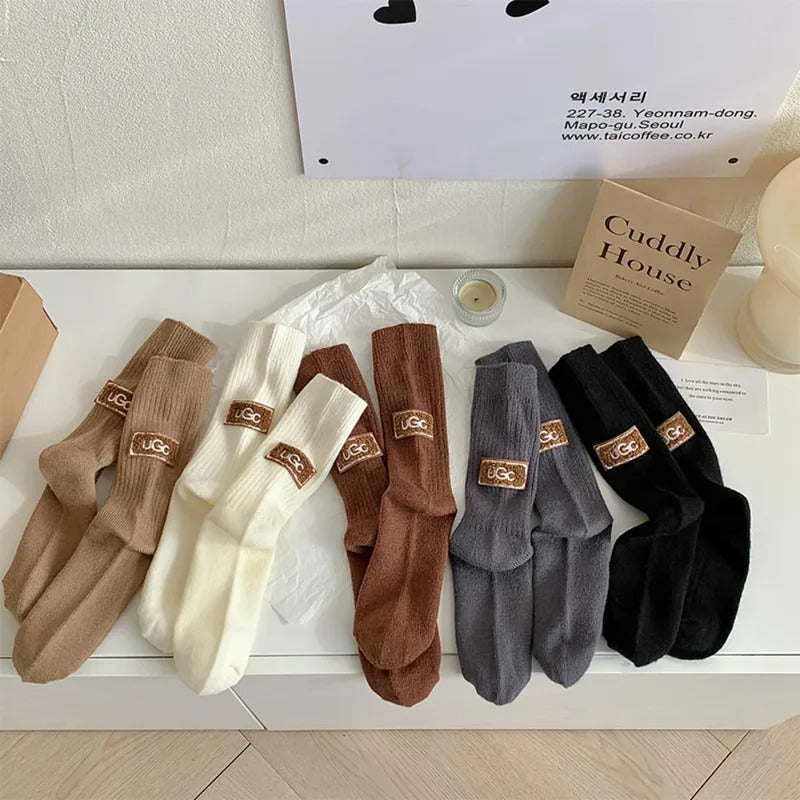 2024 New Autumn and Winter Warm Velvet Socks Thickened Thick Line Mid-Tube Socks Trendy Heel Furry Label Snow Boot Socks Ins