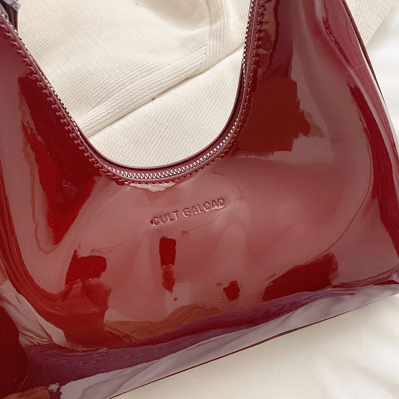 This Is a Patent Leather Shoulder Bag, Fashionable and High-quality Trend, Suitable for Hoing Out Shopping and Dating