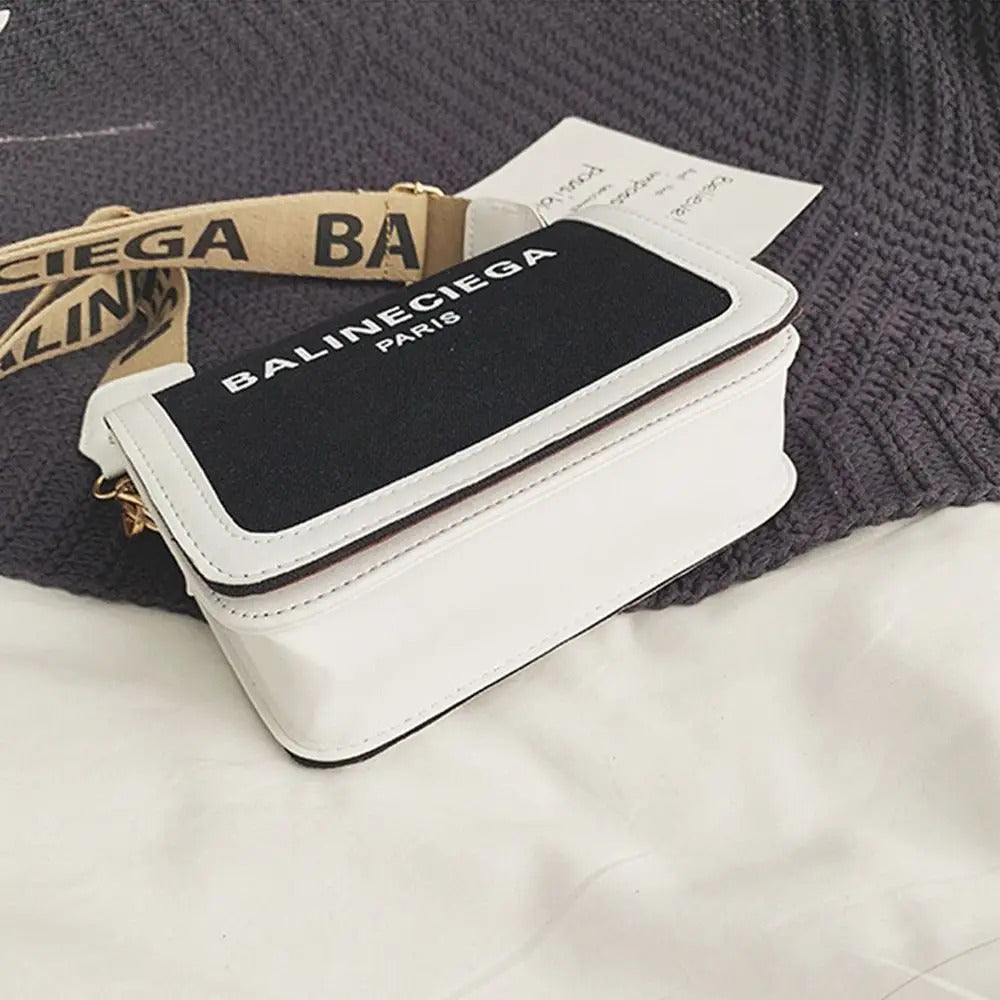 Women Fashion Wide Shoulder Strap Shoulder Bag Female Handbag Portable Casual Canvas Small Square Bag Versatile Crossbody Bag