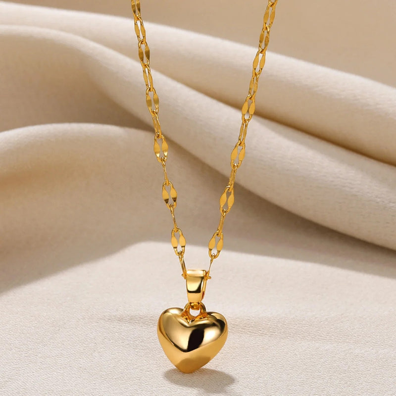 Love Heart Necklace For Women  New Trendy Lip Chain Simple Pendant Necklace Jewelry Gift Wholesalers