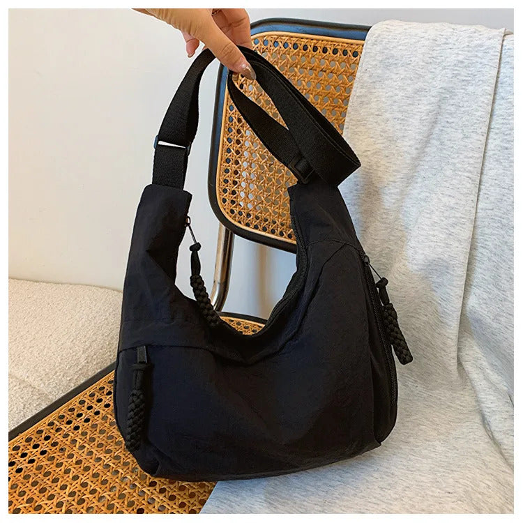 Fashionable and minimalist Korean version dumpling bag, popular this year, new high-quality shoulder bag, large capacity tote cr