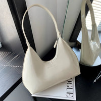 Fashionable Shoulder Bags for Women's Designer Solid Colors Patent Leather Crescent Bag 2024 New Small Handbag Ladies Totes Sac