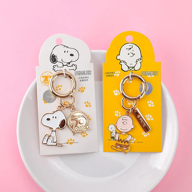 Anime SNOOPY Charlie Metal Keychain Cute Couple Bagpack Pendant Key Ring for Men Women Car Keychain Accessories Birthday Gift