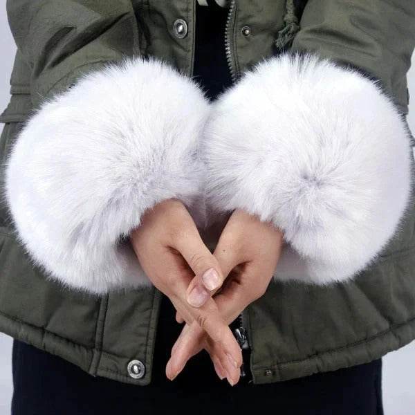 Imitation Raccoon Fox Hair Fluffy Hand Rings Fluffy Wrist Guards Women's Cuffs Imitation Rabbit Fur Bracelets Cuffs Wrist Covers