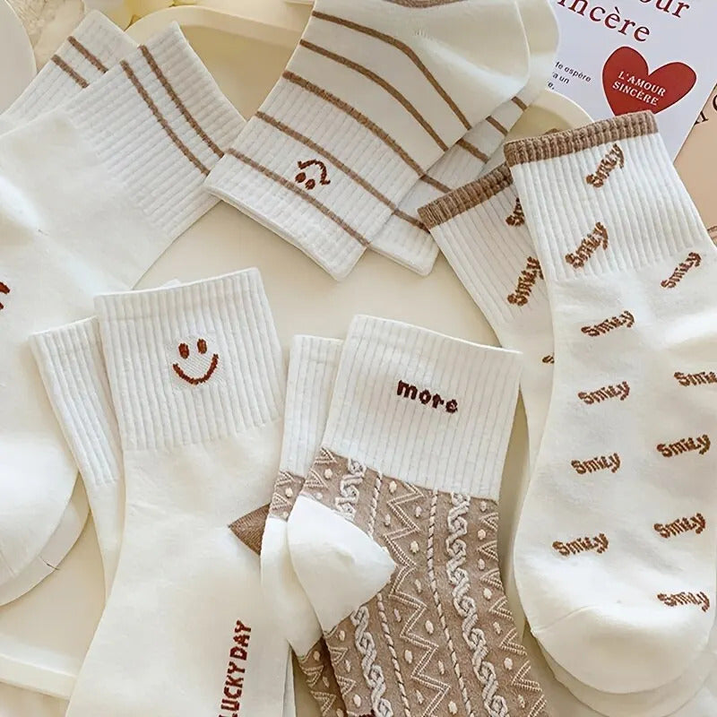 5 Pairs Women's Cute Smiling Mid Tube Print Socks Comfortable And Soft Round Neck Sports Socks Stockings