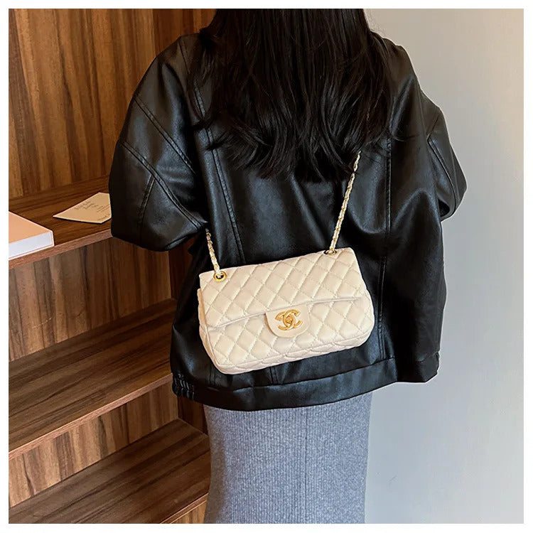 2024 new diagonal chain small square bag, classic texture, simple and fashionable, niche fashion style, luxurious high-end feel