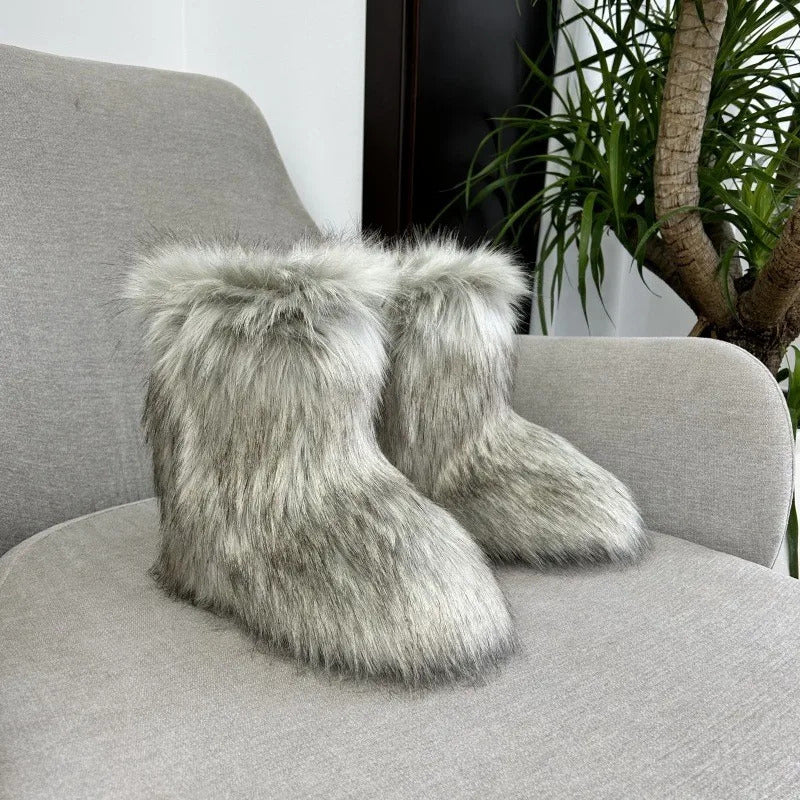 New Winter Fur Onepiece Raccoon Fur Female Snow Boots Fur Shoes Outdoor Mid Leg Boots