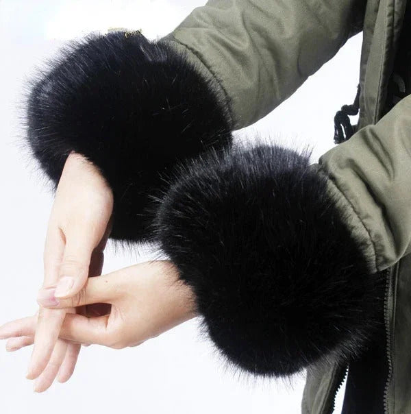 Imitation Raccoon Fox Hair Fluffy Hand Rings Fluffy Wrist Guards Women's Cuffs Imitation Rabbit Fur Bracelets Cuffs Wrist Covers