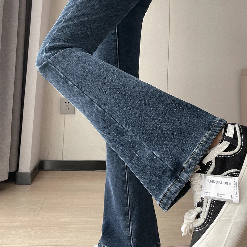 2023 Fashion New Women Warm Plush Flared Jeans Thermal Fleece Loose Denim Pants Female High Waist Urban Straight Flare Trouser