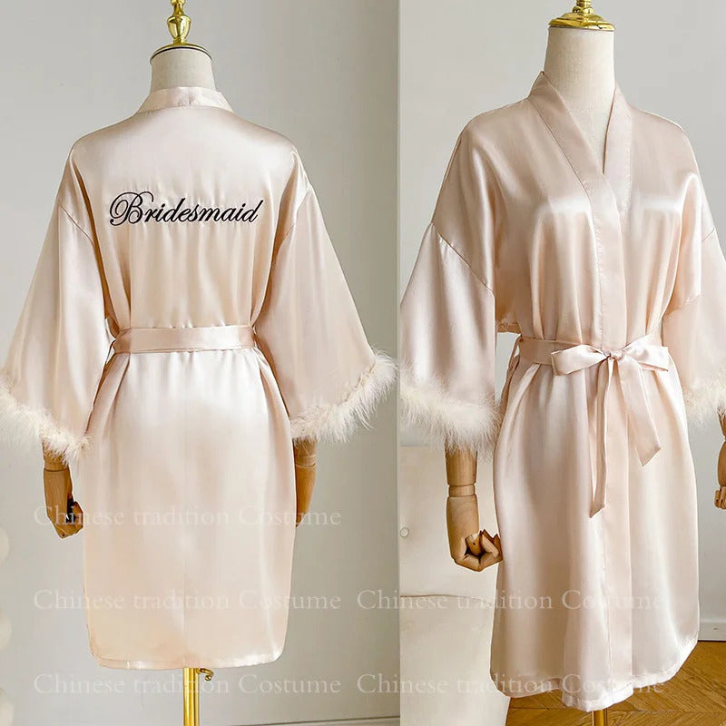 White Bride Wedding Robe with Feathers Women Satin Peignoir Sexy Bridesmids Kimono Gowns Short Bathrobe Bridal Intimate Lingerie