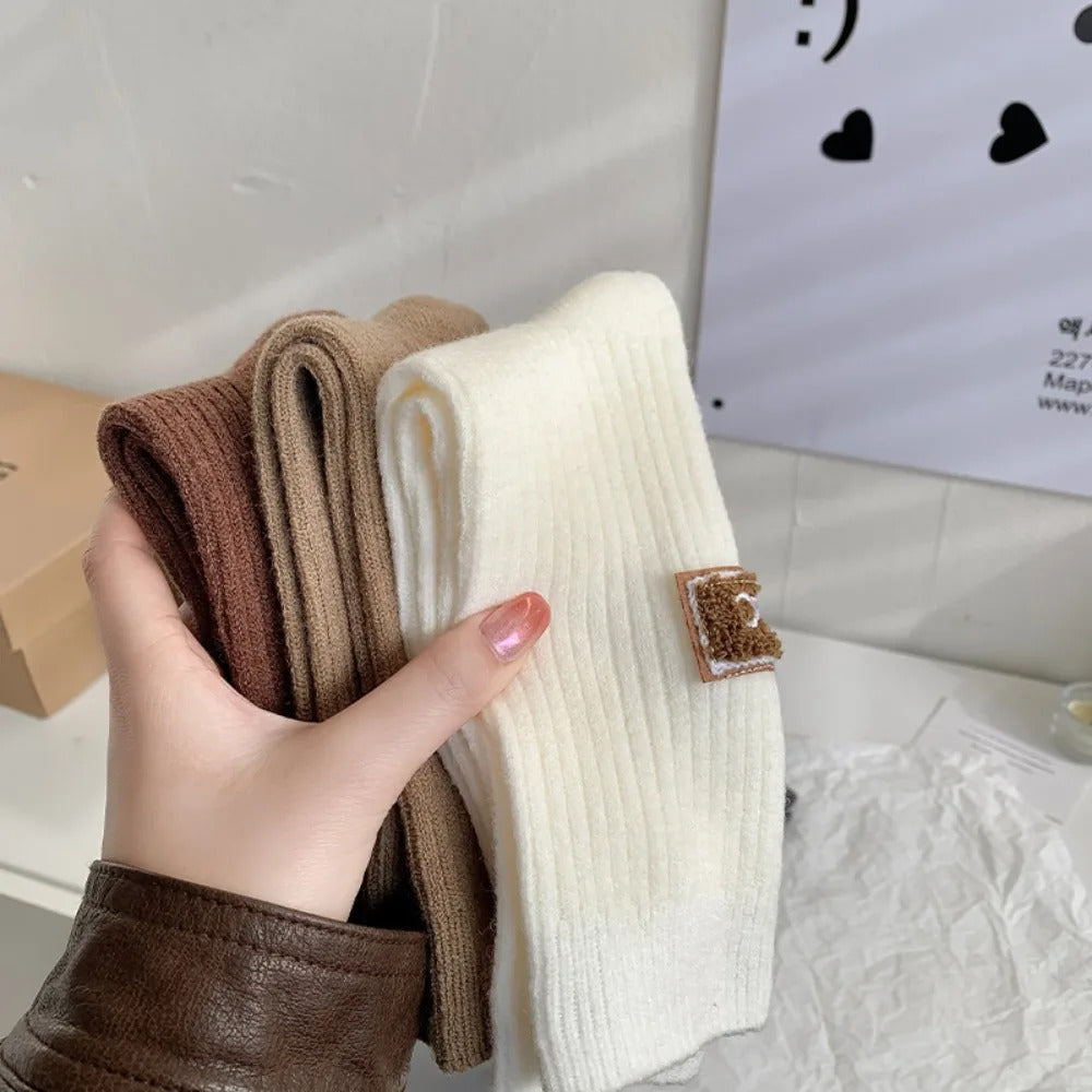 2024 New Autumn and Winter Warm Velvet Socks Thickened Thick Line Mid-Tube Socks Trendy Heel Furry Label Snow Boot Socks Ins