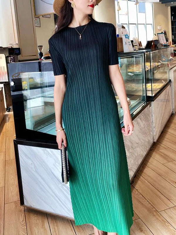 Summer Dress 2023 New Pleated Dress Temperament Fashion Sexy Simple Pleated Oversized A-line Long Skirt O-Neck Robe