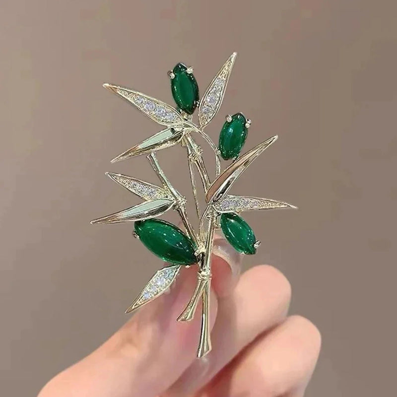 Retro Green Emerald Crystal Butterfly Brooches for Women Girls Elegant Badges Classic Lady Dress Suit Jewelry Accessories Gifts