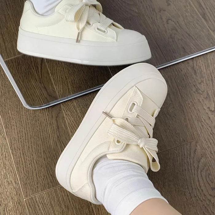 White shoes for women, 2024 summer new women's shoes, niche casual board shoes, versatile student canvas shoes, Instagram trendy