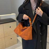 Advanced Retro Bag for Women's 2024 New Textured Frosted Shoulder Bag with Large Capacity Crossbody Commuting Tote Bag