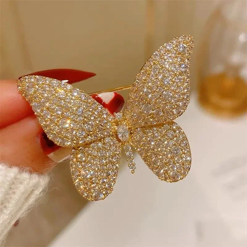 Retro Green Emerald Crystal Butterfly Brooches for Women Girls Elegant Badges Classic Lady Dress Suit Jewelry Accessories Gifts