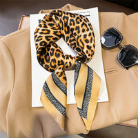 2024 New Fashion 70X70cmPrinted Women's Scarf Pashmina Silk Scarf Square Shawl Decorative Headband Neck Luxury Design Bandana