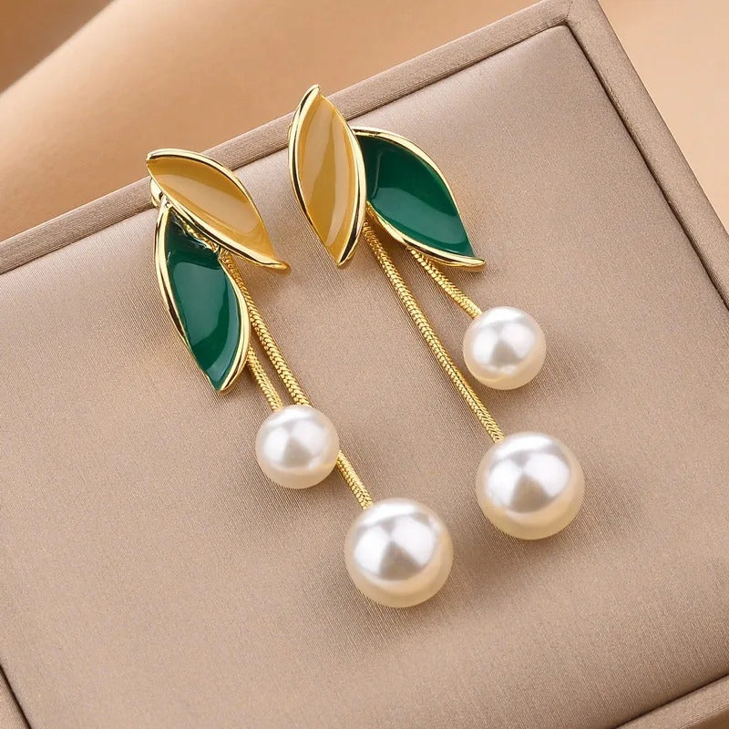 LATS New Korean Arrival Metal Trendy Fresh Lovely Sweet Grey Leaf Stud Earrings for Women 2024 Fashion Jewelry Gifts