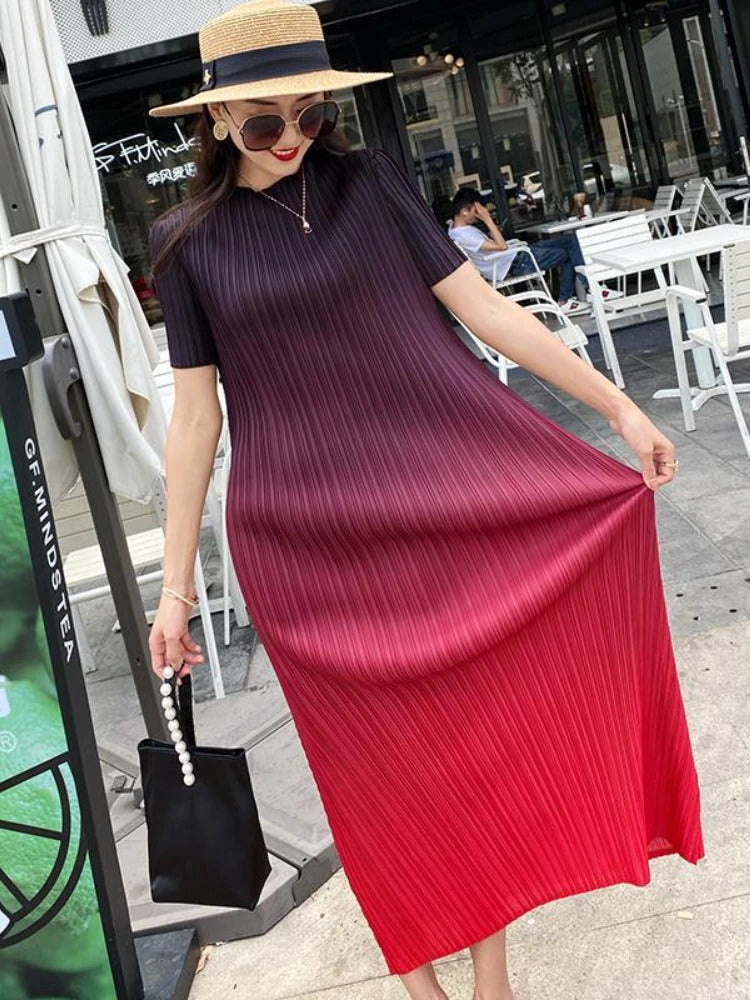 Summer Dress 2023 New Pleated Dress Temperament Fashion Sexy Simple Pleated Oversized A-line Long Skirt O-Neck Robe