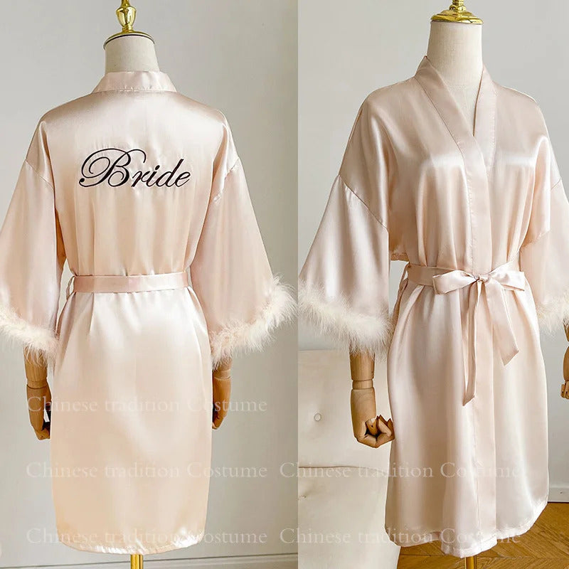 White Bride Wedding Robe with Feathers Women Satin Peignoir Sexy Bridesmids Kimono Gowns Short Bathrobe Bridal Intimate Lingerie