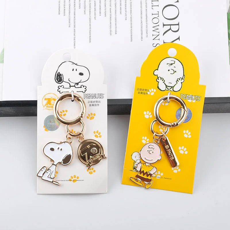 Anime SNOOPY Charlie Metal Keychain Cute Couple Bagpack Pendant Key Ring for Men Women Car Keychain Accessories Birthday Gift