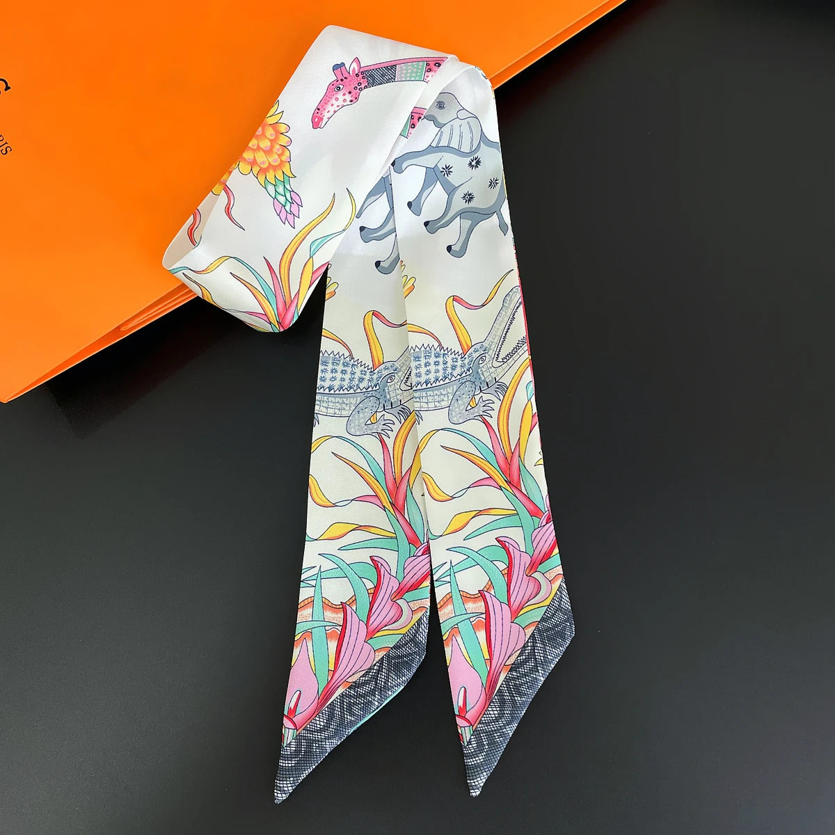 2024 Brand Design Zebra In Flowers Women Scarf Luxury Silk Scarf Fashion Hair Headband Foulard Skinny Bag Scarves Neckerchief