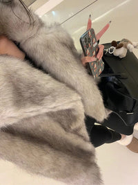 Lautaro Autumn Winter Oversized Loose Casual Luxury Soft Thick Warm Hairy Faux Fox Fur Coat Women Long Sleeve Fluffy Jacket 2024