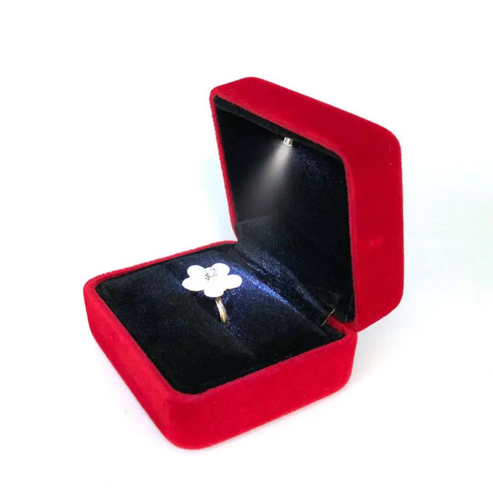 1 Pcs LED Jewelry Ring Box Luxury Velvet Rubber Necklace Pendant Gifts Display With Light For Proposal Engagement Wedding Case