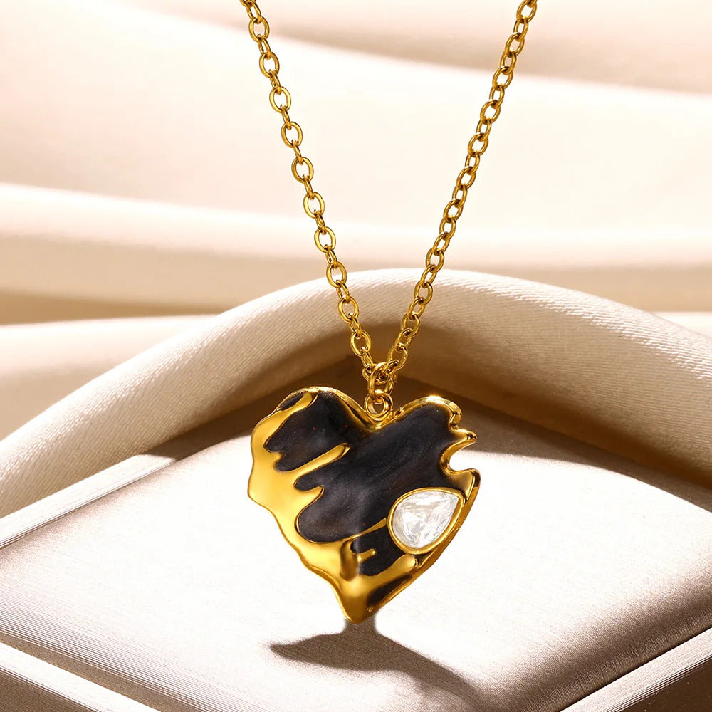 Stainless Steel Love Heart Necklace For Women 2023 New Trendy Lip Chain Simple Pendant Necklace Jewelry Gift Wholesalers