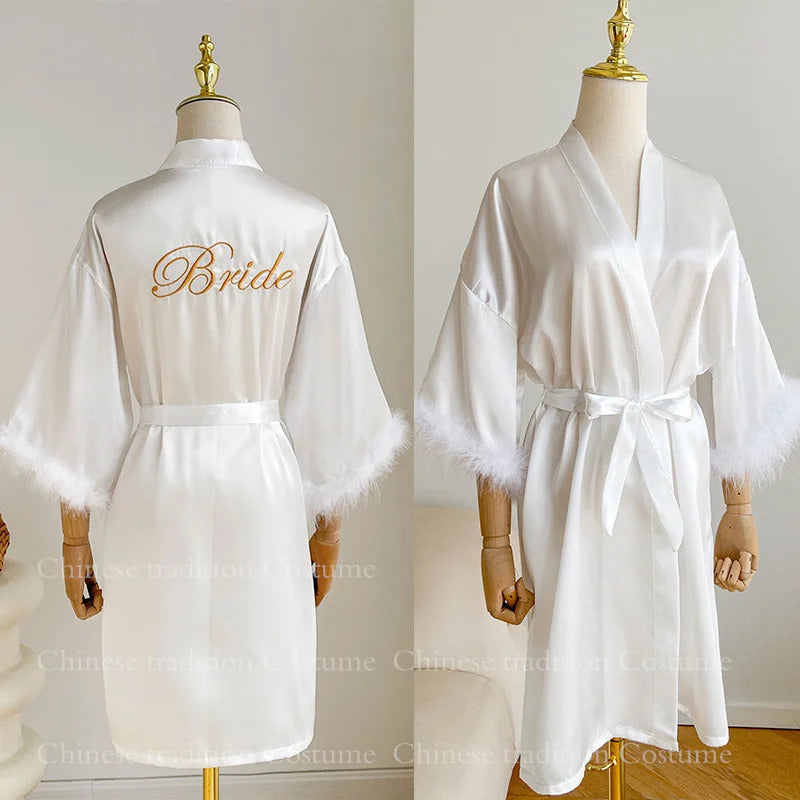 White Bride Wedding Robe with Feathers Women Satin Peignoir Sexy Bridesmids Kimono Gowns Short Bathrobe Bridal Intimate Lingerie