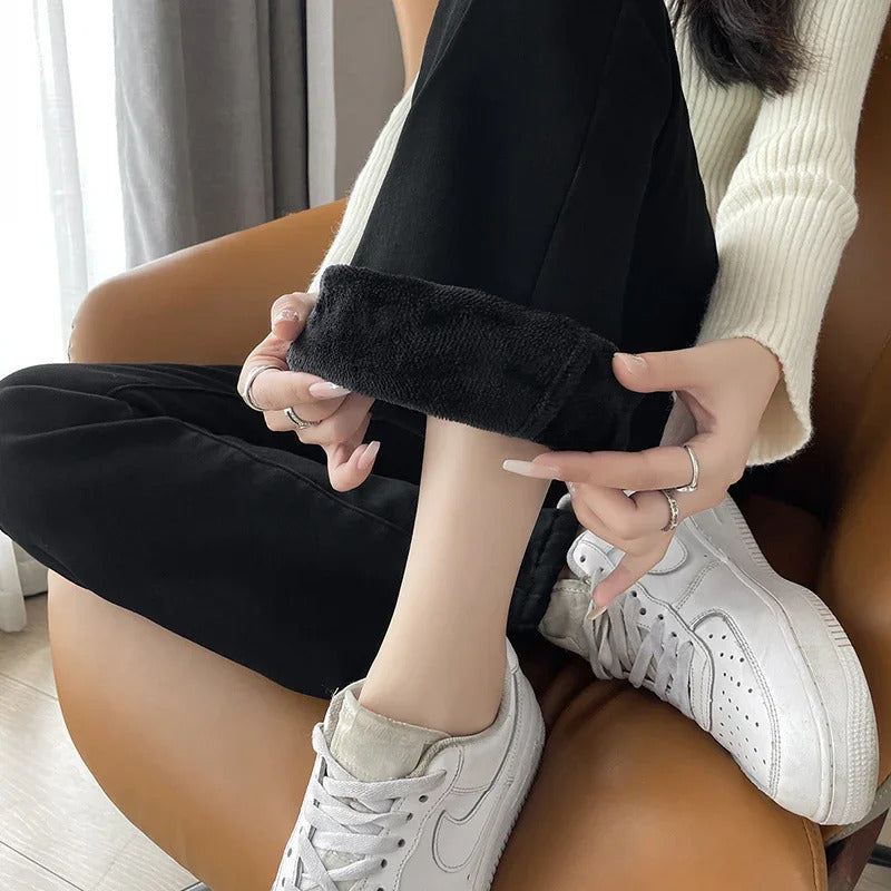 2023 Fashion New Women Warm Plush Flared Jeans Thermal Fleece Loose Denim Pants Female High Waist Urban Straight Flare Trouser