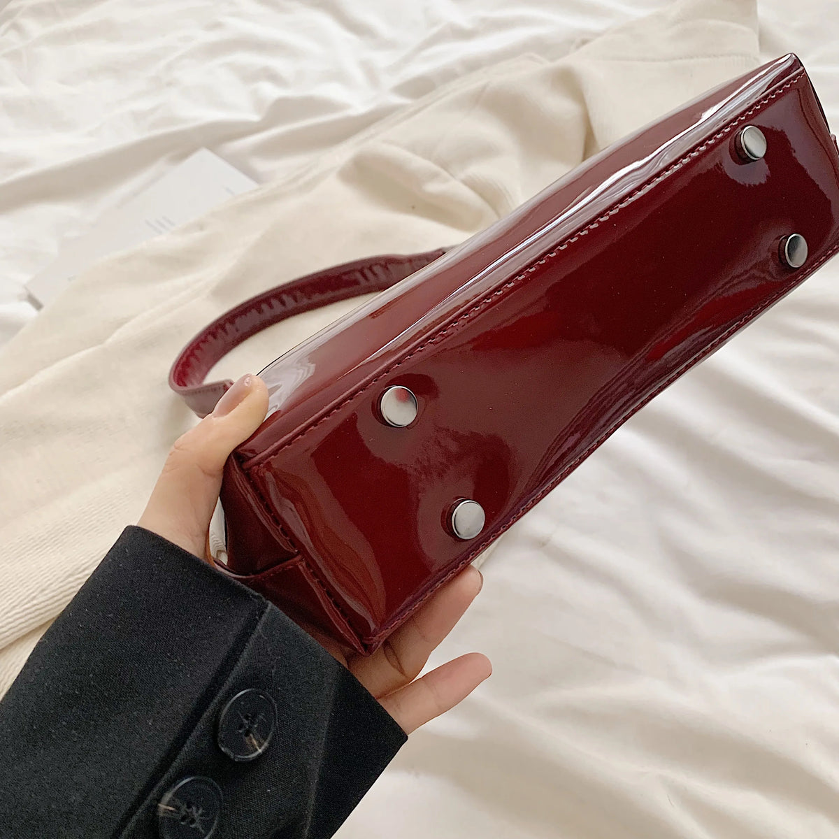 This Is a Patent Leather Shoulder Bag, Fashionable and High-quality Trend, Suitable for Hoing Out Shopping and Dating