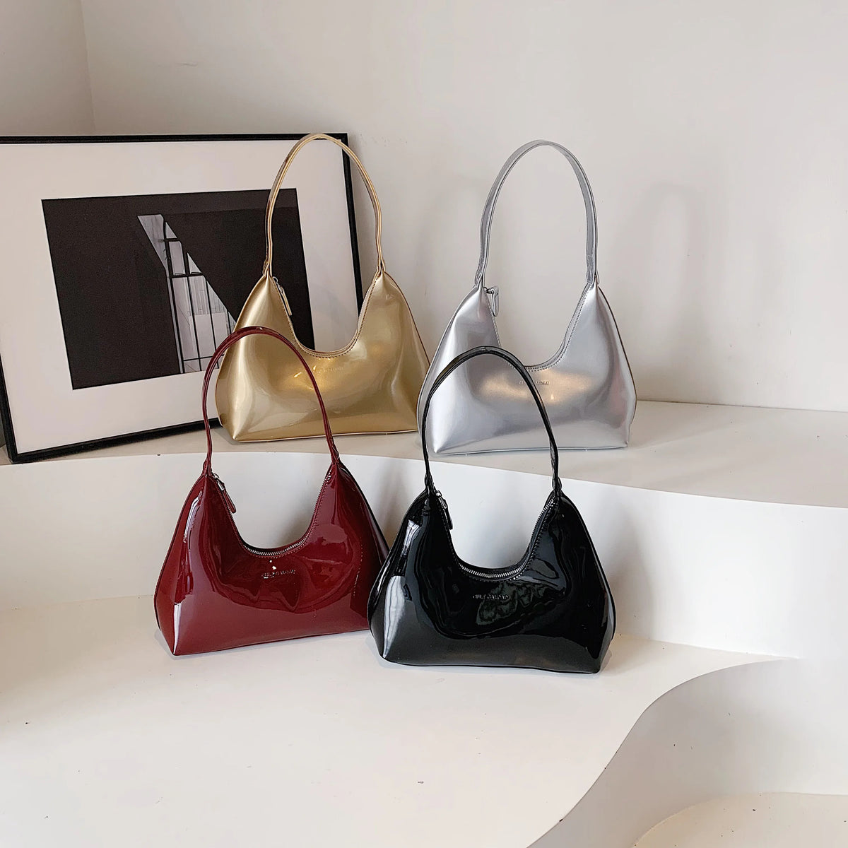 This Is a Patent Leather Shoulder Bag, Fashionable and High-quality Trend, Suitable for Hoing Out Shopping and Dating